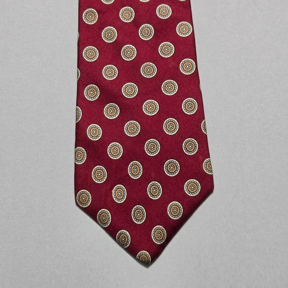 Mario Valentino Necktie Italian Silk USA Medallion Geometric Burgundy 3.75x58